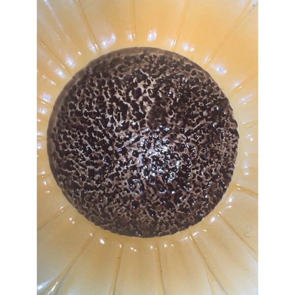 Sunflower Dishes 8” Vintage Raised Edges - Picture 2 of 3